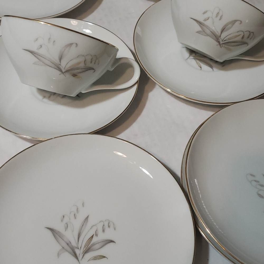 Kaysons Golden Rhapsody Fine China 1961 Set